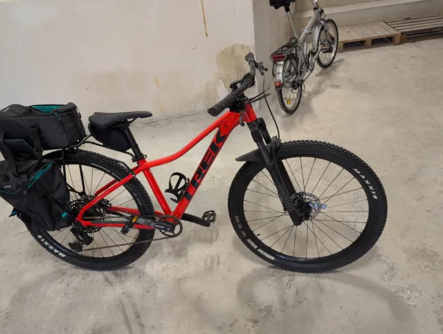 Bici Trek Marlin 8 2023 Rossa