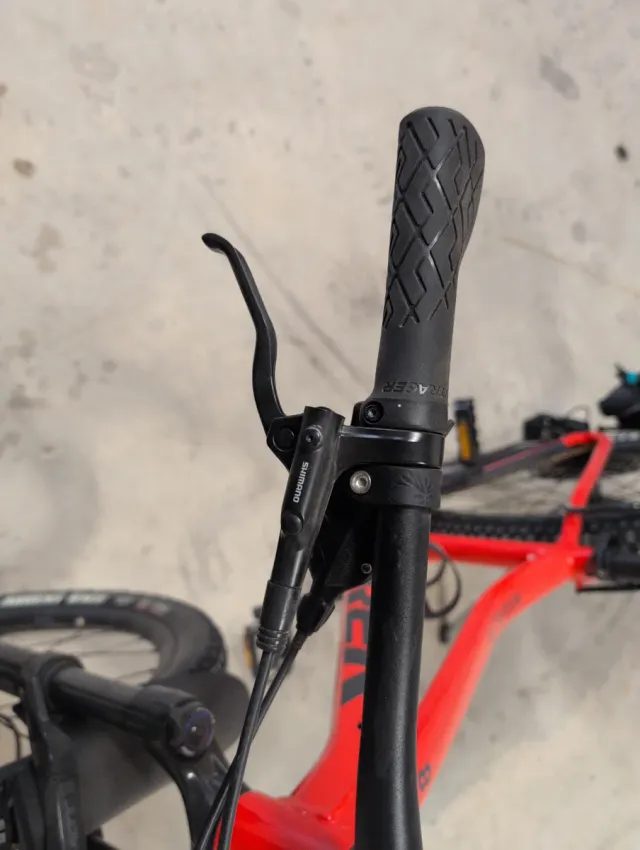 Bici Trek Marlin 8 2023 Rossa