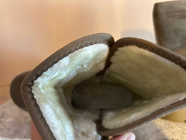 Botas de pelo beige/gris con plataforma