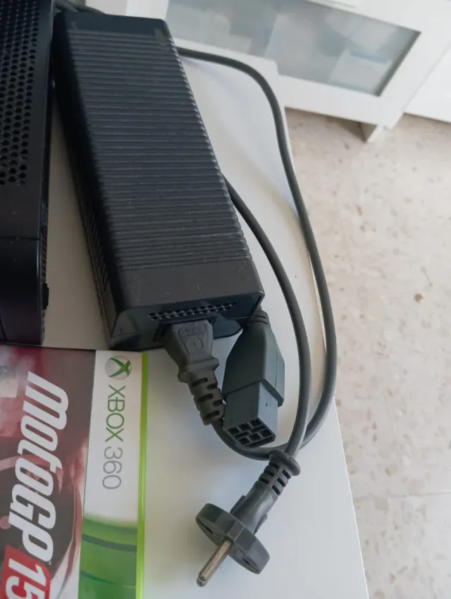 Xbox 360 120GB HDD + 2 Mandos + 12 Juegos