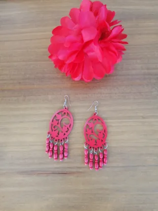 Pendientes flamencos rojos y flor.