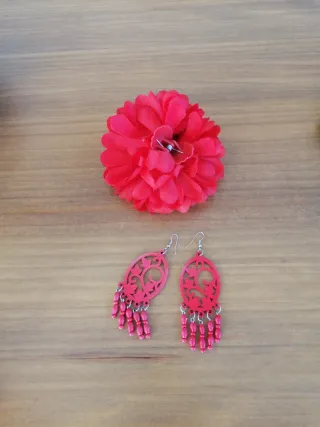 Pendientes flamencos rojos y flor.