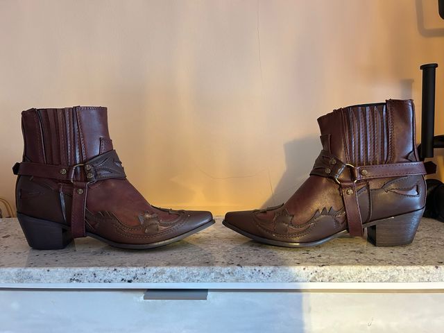 Botas de cuero estilo cowboy