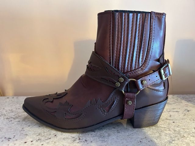 Botas de cuero estilo cowboy