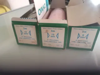 26 rollos Cintas Dymo 9mm y 12mm (Azul, Rojo)