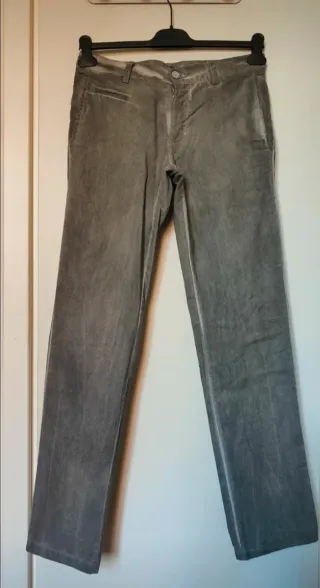 Pantaloni a coste sottili grigio