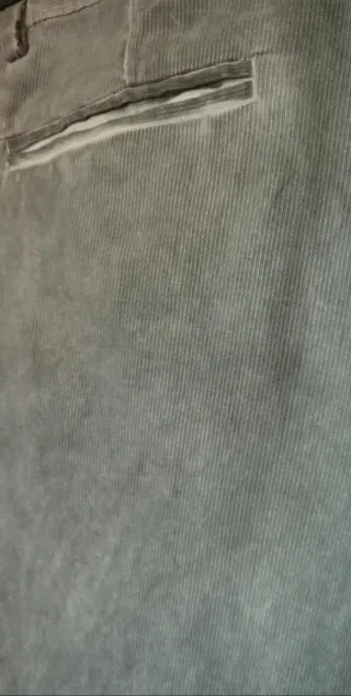 Pantaloni a coste sottili grigio