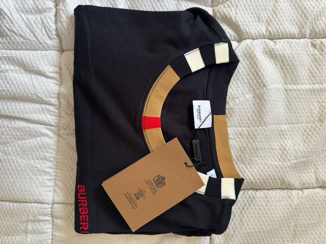 Camiseta Burberry Negra