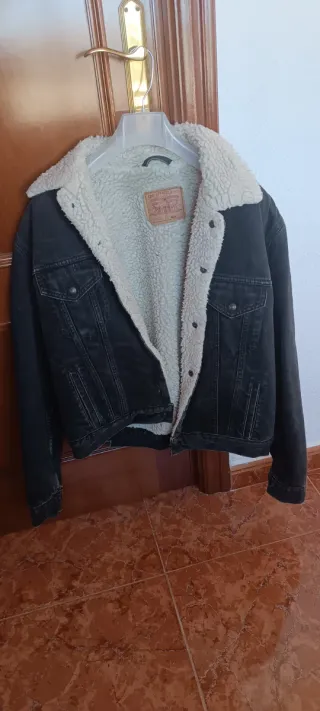 Chaqueta Levi's Negra de borrego