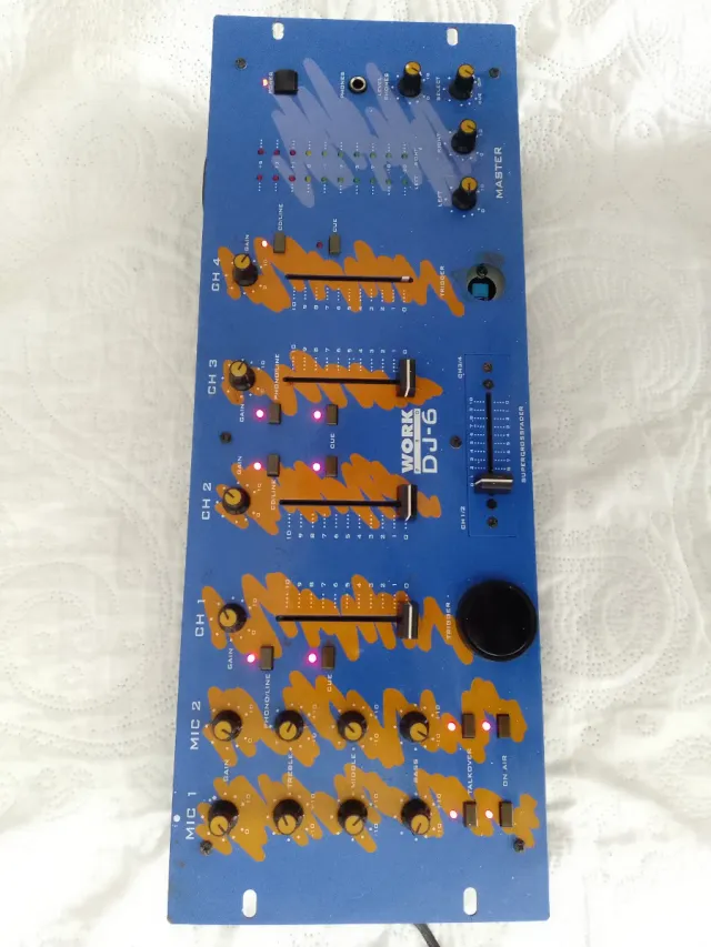 Tavola di mixaggio WORK DJ-6 blu/arancione