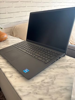 Portátil Dell Vostro 3520 Gris/Negro