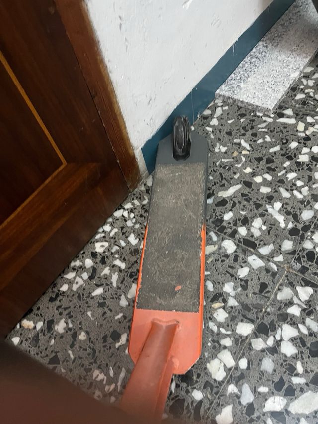 Patinete Scooter Naranja Negro