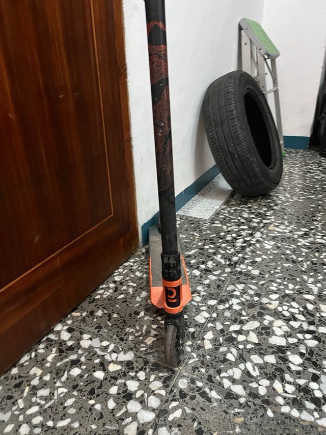 Patinete Scooter Naranja Negro