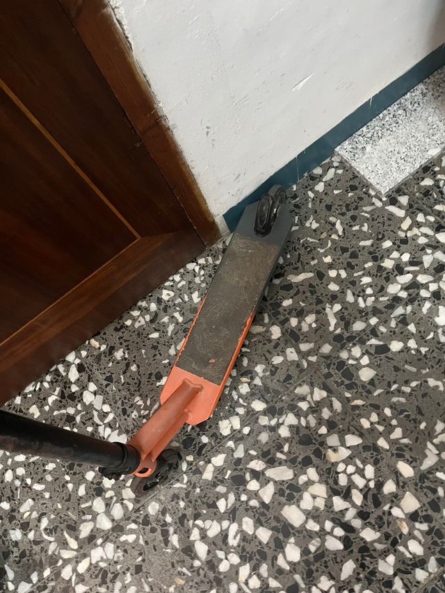 Patinete Scooter Naranja Negro