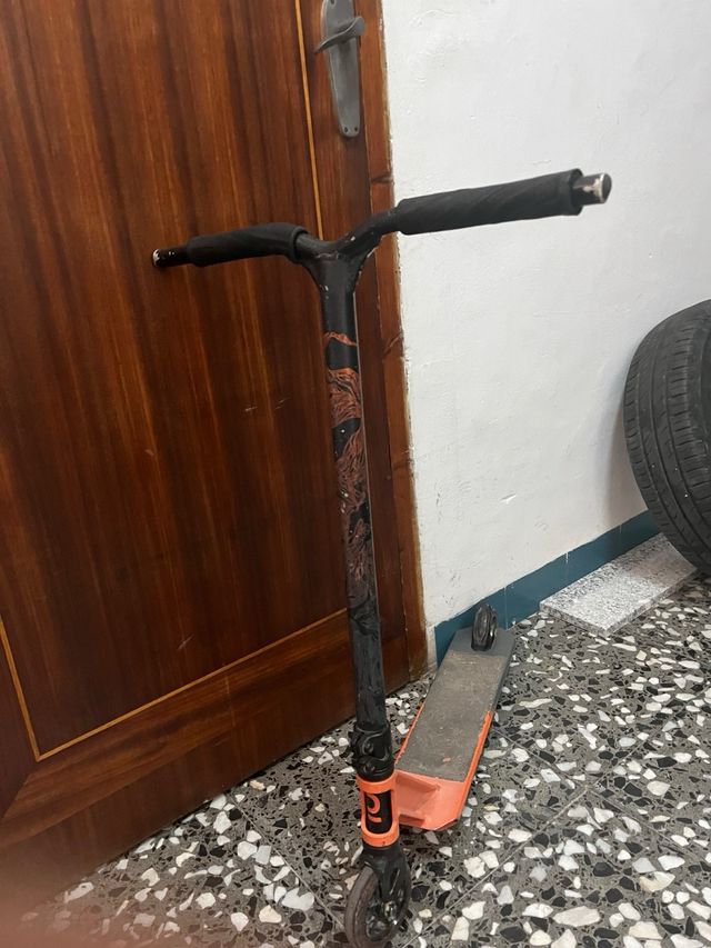 Patinete Scooter Naranja Negro