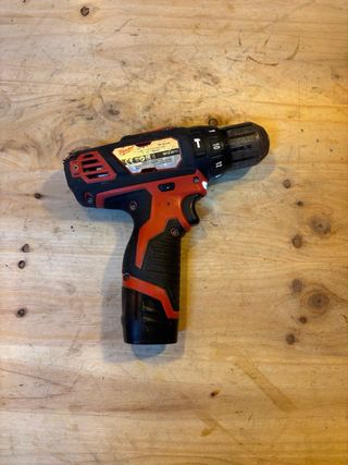 Atornillador Milwaukee M12 BPD con batería