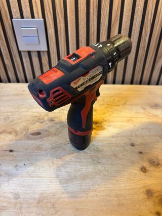 Atornillador Milwaukee M12 BPD con batería