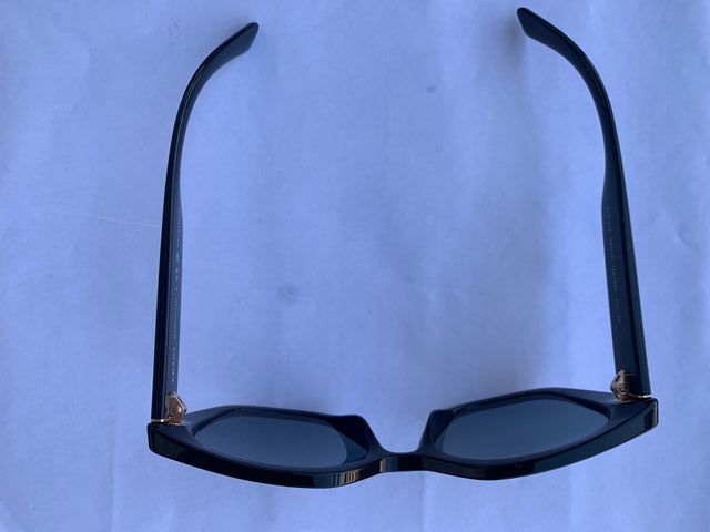 Gafas de Sol PRADA Negras Elegantes