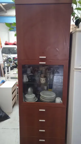 Mueble de cocina con cristalera