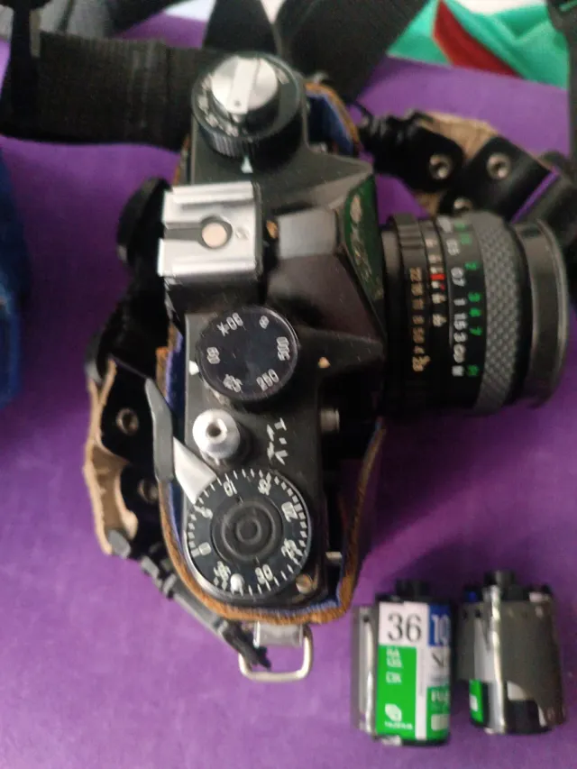 Fotocamera Zenit 12 con custodia e cartucce