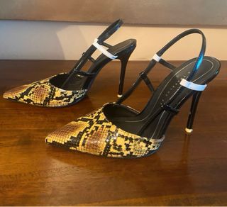 Zapatos tacón Zara estampado serpiente
