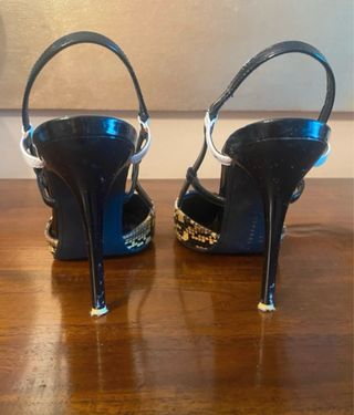 Zapatos tacón Zara estampado serpiente