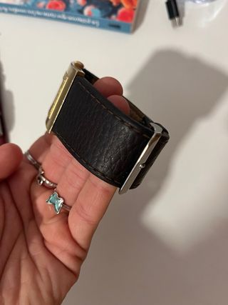 Reloj Guess Dorado y Negro