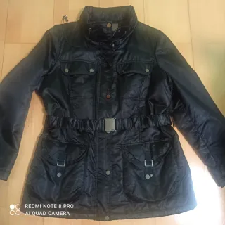 Parka Cortefiel negra con cinturón