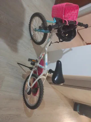 Bicicleta infantil 16 Btwin y casco Oxelo incluido