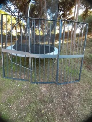 Cancela de seguridad 194 alto y 267 ancho.