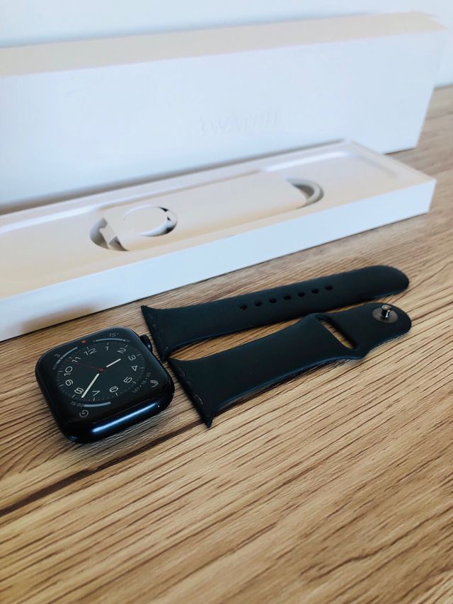 Apple Watch Series 7 GPS + Cellular 45mm