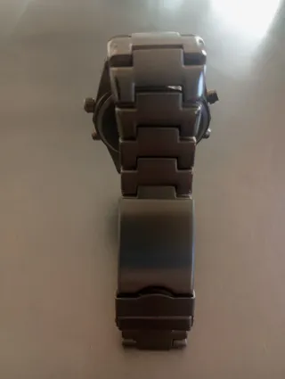 Reloj Philips Arnol Cuarzo Plata le falta el crist