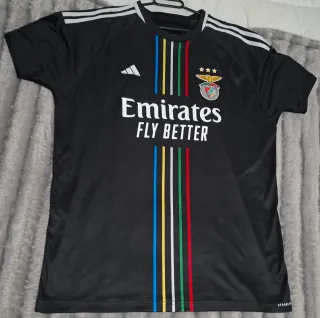 Camiseta Adidas Negra