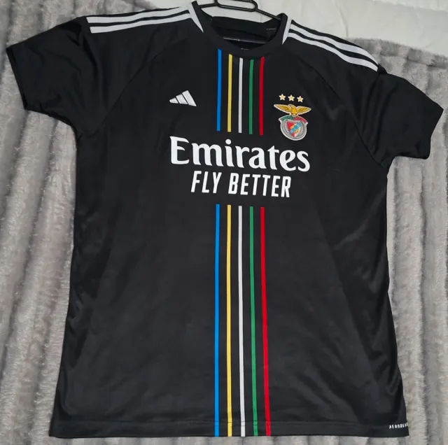 Camiseta Adidas Negra