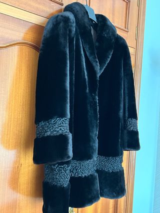 Abrigo Piel Mouton Negro y astracán