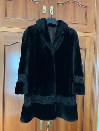 Abrigo Piel Mouton Negro y astracán