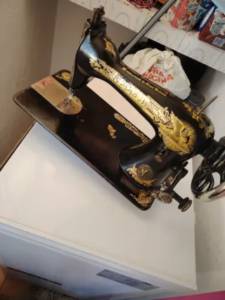 Máquina de coser Singer antigua