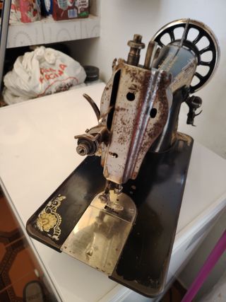 Máquina de coser Singer antigua
