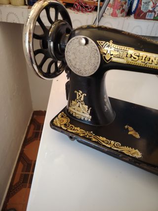 Máquina de coser Singer antigua