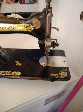 Máquina de coser Singer antigua