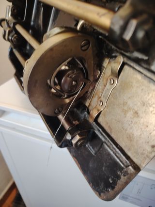 Máquina de coser Singer antigua