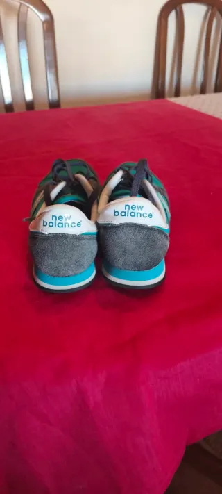 Zapatillas New Balance grises y verdes