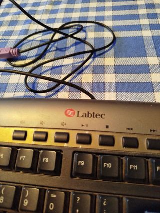 Pantalla LG y Teclado