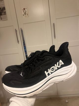 Zapatillas Hoka Clifton 10 Negras y Blancas