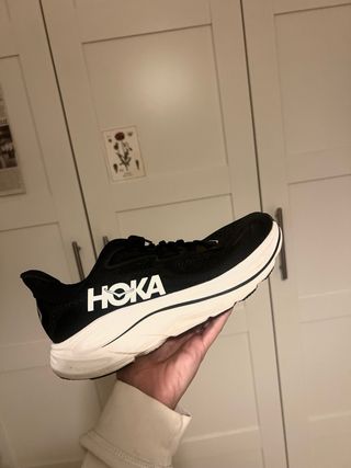 Zapatillas Hoka Clifton 10 Negras y Blancas