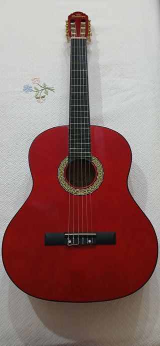 Chitarra classica rossa
