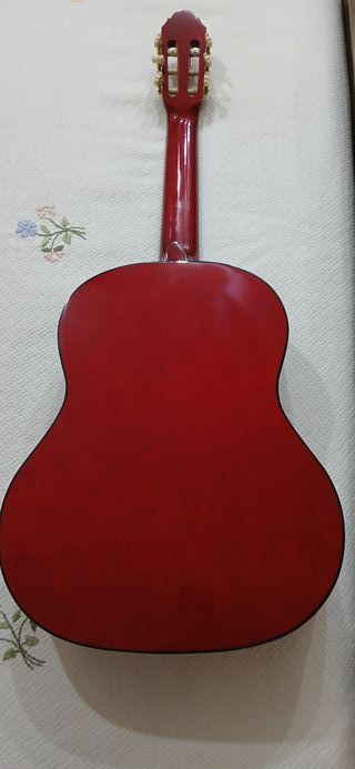Chitarra classica rossa