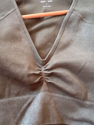 Top deportivo ASOS verde militar M