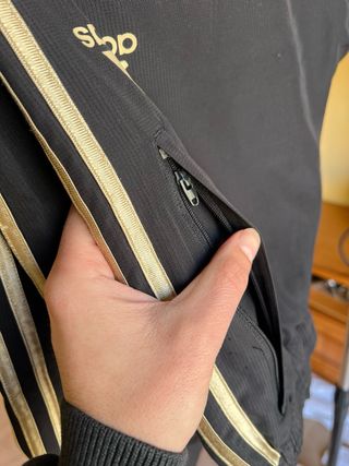 Pantalón Adidas Russia 2018 Sample. Negro y dorado