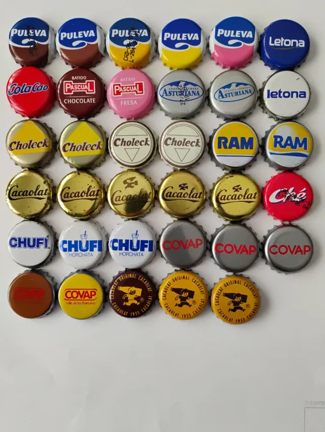 Lote de 30 Chapas de Batidos Variados